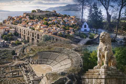 Teatro romano y acueducto · Ruta de San Pablo, Grecia